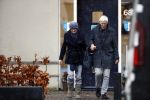 Maarssen 9 december 2017
Berend Boudewijn haalt zijn partrnber Martine Bijl op bij schoonheidssalon.