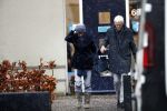 Maarssen 9 december 2017
Berend Boudewijn haalt zijn partrnber Martine Bijl op bij schoonheidssalon.