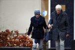 Maarssen 9 december 2017
Berend Boudewijn haalt zijn partrnber Martine Bijl op bij schoonheidssalon.