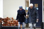 Maarssen 9 december 2017
Berend Boudewijn haalt zijn partrnber Martine Bijl op bij schoonheidssalon.
