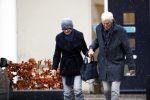 Maarssen 9 december 2017
Berend Boudewijn haalt zijn partrnber Martine Bijl op bij schoonheidssalon.