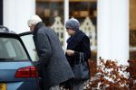 Maarssen 9 december 2017
Berend Boudewijn haalt zijn partrnber Martine Bijl op bij schoonheidssalon.