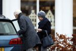Maarssen 9 december 2017
Berend Boudewijn haalt zijn partrnber Martine Bijl op bij schoonheidssalon.