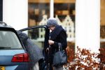 Maarssen 9 december 2017
Berend Boudewijn haalt zijn partrnber Martine Bijl op bij schoonheidssalon.