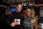 Den Bosch 24 november 2017
Uitreiking cd Michael v d Plas en Bianca. Dj Jean reikt hem uit.