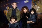 Amsterdam 3 december 2017
Premiere Familie Slim in Tuschinski.
Najib Amhali met zijn vrouw Niama en hun kinderen