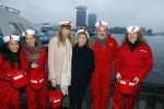 Amsterdam 1 december 2017
Wereld aidsdag met Nicolette Kluijver en Angela Groothuizen.
Ze varen met de pond achter Centraal Station naar de overkant van het IJ