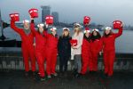 Amsterdam 1 december 2017
Wereld aidsdag met Nicolette Kluijver en Angela Groothuizen.
Ze varen met de pond achter Centraal Station naar de overkant van het IJ