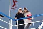 Amsterdam 1 december 2017
Wereld aidsdag met Nicolette Kluijver en Angela Groothuizen.
Ze varen met de pond achter Centraal Station naar de overkant van het IJ