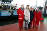 Amsterdam 1 december 2017
Wereld aidsdag met Nicolette Kluijver en Angela Groothuizen.
Ze varen met de pond achter Centraal Station naar de overkant van het IJ