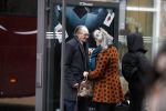 Amsterdam 18 november 2017 
Remco Campert met zijn vrouw wachtend op de tram