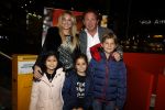 Amsterdam 6 december 2017
Premiere Paddington in Pathe Arena. Robert leroy met zijn nieuwe vriendin Jamie de Boer en 2 kinderen