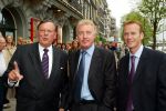 Amterdam 2 juli 2003

premiere henk v d meyden in carre
andre v duin met vrien d en tom westermeijer

Peter Smulders bv