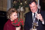 Amsterdam, 21 december 1999
Rita Reijs 75 jaar

Tom Westermeijer Sr. met Rita Reijs die huilt

PETER SMULDERS BV
