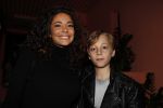 Amsterdam 14 november 2017
Presentatie Linda Man met Linda de Mol en Johnny de Mol in de bijlmerbajes. fajah Lourens met zoon
