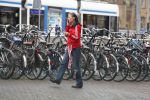 Amsterdam 20 november 2018
Adelheid Roossen staat voor Palladium te bellen.