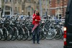 Amsterdam 20 november 2018
Adelheid Roossen staat voor Palladium te bellen.