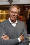 Puttershoek 8 december 2018
Presentatie boek Kees Verkerk. Ard Schenk en zijn vrouw krijgen allebei het eerste boek overhandigd.