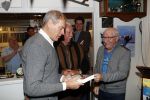 Puttershoek 8 december 2018
Presentatie boek Kees Verkerk. Ard Schenk en zijn vrouw krijgen allebei het eerste boek overhandigd.