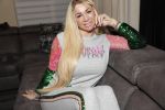 Scheveningen 30 november 2018
Exclusief intervieuw met Barbie (samantha de Jong) nadat ze terug gekomen is uit de afkickkliniek in Schotland. Karin Riethoven intervieuwt haar voor Story.