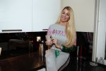 Nootdorp 30 november 2018
Samantha de Jong ( Barbie ) geeft exclusief aan Karin Riethoven haar eerste intervieuw na de opname in afkickkliniek in Schotland.