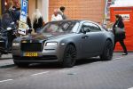 Amsterdam 23 november 2018
Rapper Boef en Frenna op de pc hooftstraat. Boef loopt met krukken en kwam met zijn Rolls Royce.