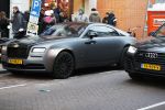Amsterdam 23 november 2018
Rapper Boef en Frenna op de pc hooftstraat. Boef loopt met krukken en kwam met zijn Rolls Royce.