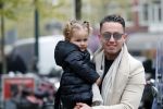 Amsterdam, 16 November 2018 
Djarno Hofland met zijn dochtertje op de PC Hooftstraat