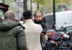 Amsterdam, 16 November 2018 
Djarno Hofland met zijn dochtertje op de PC Hooftstraat