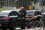 Amsterdam 8 december 2018
Gordon met zijn nieuwe vriend Ryk du Preez . Ryk komt uit zuid Afrika.