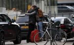 Amsterdam 8 december 2018
Gordon met zijn nieuwe vriend Ryk du Preez . Ryk komt uit zuid Afrika.