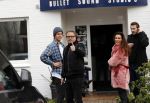 Nederhorst den Berg 5 december 2018
Opnames liedje voor afscheid Edwin Evers door heel veel collegaâ€™s en artiesten in de Bullet sound studioâ€™s. Guus Meeuwis en Quinty Trustfull