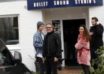 Nederhorst den Berg 5 december 2018
Opnames liedje voor afscheid Edwin Evers door heel veel collegaâ€™s en artiesten in de Bullet sound studioâ€™s. Guus Meeuwis en Quinty Trustfull