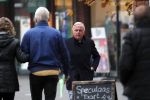 Amsterdam, 16 November 2018 
Harry Mens wandelend op de PC Hooftstraat