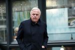 Amsterdam, 16 November 2018 
Harry Mens wandelend op de PC Hooftstraat