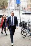 Den Haag 3 december 2018
Minister Hugo de Jonge arriveert bij libelle Nieuwscafe ( in Dudok. Ebru Umar interviewt hem.