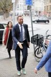 Den Haag 3 december 2018
Minister Hugo de Jonge arriveert bij libelle Nieuwscafe ( in Dudok. Ebru Umar interviewt hem.