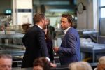 Den Haag 3 december 2018
Minister Hugo de Jonge arriveert bij libelle Nieuwscafe ( in Dudok. Ebru Umar interviewt hem. matthijs Albers intervieuwt hem