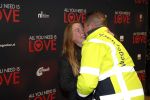 Amsterdam 26 november 2018
Premiere All you need is love in het delamar theater. Een spontaan huwelijks aanzoek op de rode loper van ANWB wegenwacht werknemer