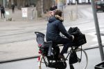 Den Haag 3 december 2018
Jesse Klaver op de fiets in Den haag.