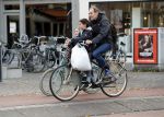 Amsterdam 14 november 2018
Johan Neijenhuis met kinde(eren) op de fiets