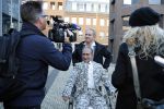 Den Bosch 30 november 2018
Rechtszaak tussen Johan Vlemmix en Patricia Paay. Johan kwam met een look a like pop ( in rolstoel) van zichzelf en Patricia kwam met haar man Robbert Hinfelaar naar de rechtbank in Den Bosch.