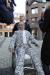 Den Bosch 30 november 2018
Rechtszaak tussen Johan Vlemmix en Patricia Paay. Johan kwam met een look a like pop ( in rolstoel) van zichzelf en Patricia kwam met haar man Robbert Hinfelaar naar de rechtbank in Den Bosch.