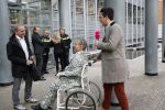 Den Bosch 30 november 2018
Rechtszaak tussen Johan Vlemmix en Patricia Paay. Johan kwam met een look a like pop ( in rolstoel) van zichzelf en Patricia kwam met haar man Robbert Hinfelaar naar de rechtbank in Den Bosch.