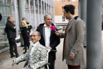 Den Bosch 30 november 2018
Rechtszaak tussen Johan Vlemmix en Patricia Paay. Johan kwam met een look a like pop ( in rolstoel) van zichzelf en Patricia kwam met haar man Robbert Hinfelaar naar de rechtbank in Den Bosch.