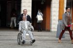 Den Bosch 30 november 2018
Rechtszaak tussen Johan Vlemmix en Patricia Paay. Johan kwam met een look a like pop ( in rolstoel) van zichzelf en Patricia kwam met haar man Robbert Hinfelaar naar de rechtbank in Den Bosch.