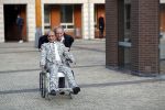 Den Bosch 30 november 2018
Rechtszaak tussen Johan Vlemmix en Patricia Paay. Johan kwam met een look a like pop ( in rolstoel) van zichzelf en Patricia kwam met haar man Robbert Hinfelaar naar de rechtbank in Den Bosch.
