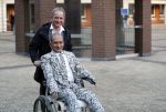 Den Bosch 30 november 2018
Rechtszaak tussen Johan Vlemmix en Patricia Paay. Johan kwam met een look a like pop ( in rolstoel) van zichzelf en Patricia kwam met haar man Robbert Hinfelaar naar de rechtbank in Den Bosch.