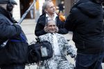 Den Bosch 30 november 2018
Rechtszaak tussen Johan Vlemmix en Patricia Paay. Johan kwam met een look a like pop ( in rolstoel) van zichzelf en Patricia kwam met haar man Robbert Hinfelaar naar de rechtbank in Den Bosch.