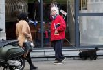 Amsterdam 17 december 2018
John v d Rest laat zijn hond uit.